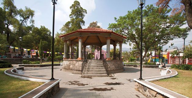 Quiosco en el centro de la Plaza de San Martín.