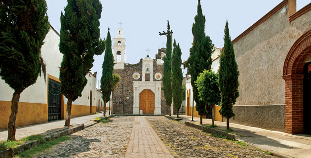http://www.mexicodesconocido.com.mx/assets/images/barrios%20magicos/iztacalco/iglesia-santa-cruz-Iztacalco.jpg