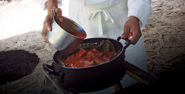 Preparación de cochinita pibil