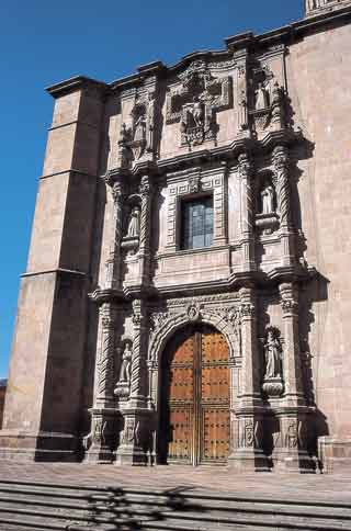 Fachada del templo de San Agustín en la ciudad de Querétaro. Foto: Rafael Doniz. El templo de San Agustín, Querétaro.