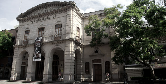 Fachada del Teatro Morelos, construido a finales del siglo XIX.
