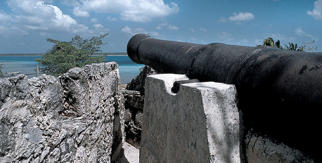 Cañón en el fuerte de San Felipe en Bacalar.