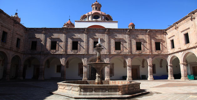 Interior de un convento en Morelia.