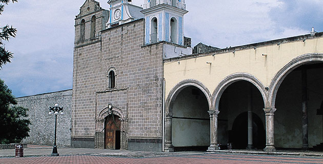 Templo y atrio de la Purísima Concepción en Otumba.