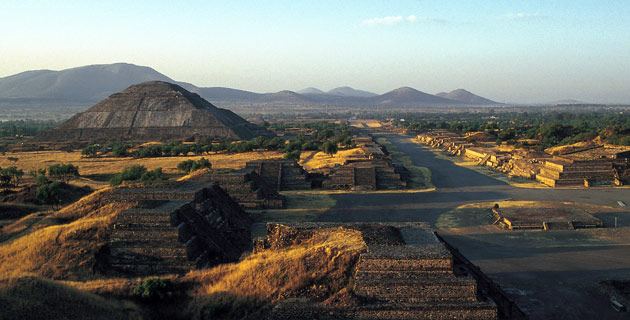 Vista panorámica de la zona arqueológica de Teotihuacán.
