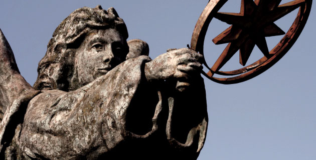 Estatua de Ángel en el centro de Tequila, Jalisco.