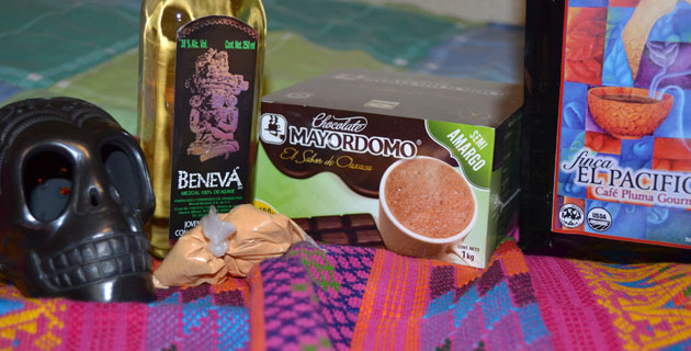 El barro negro, el mezcal, el chocolate, el café y los bordados son algunas de las cosas que no puedes olvidar. / Foto: Guillermo Motolinia