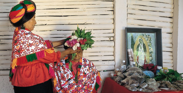 Mujeres teenek, San Luis Potosí. Foto: María de Lourdes Alonso