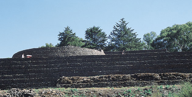 Yacatas en la zona arqueológica de Tzintzuntzan