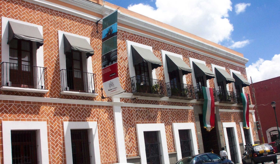 Fachada del Museo Amparo en Puebla. Wikipedia.
