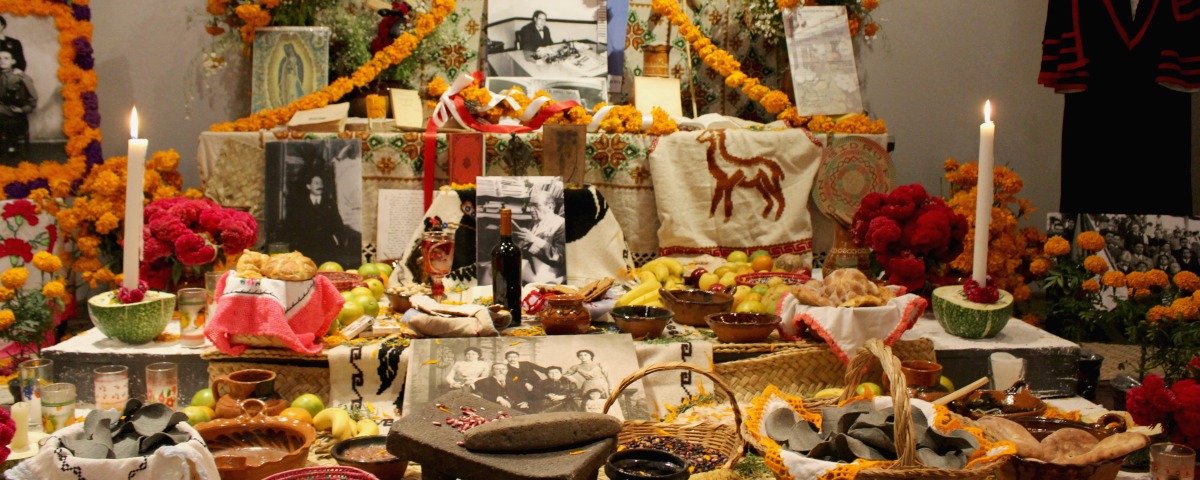 Recorrido de ofrendas y altares de Día de Muertos en San Ángel fifu