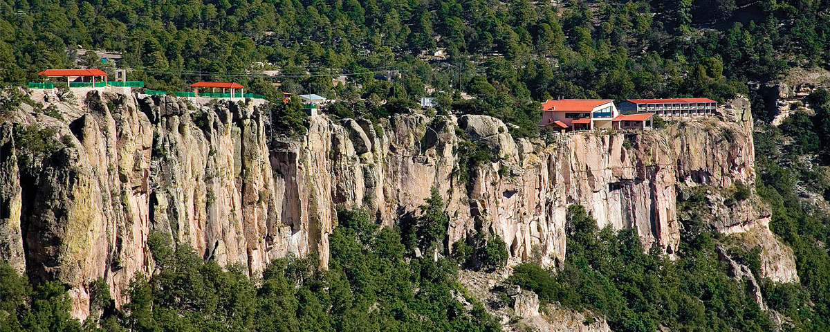 7 hoteles para descansar con vistas de montaña