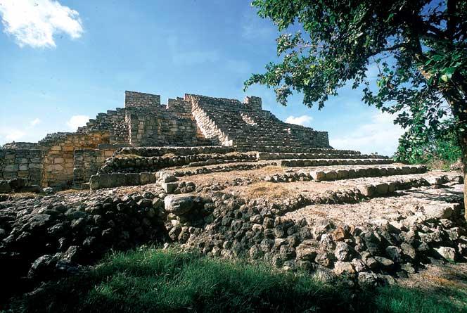 La zona arqueológica de Acanceh fifu