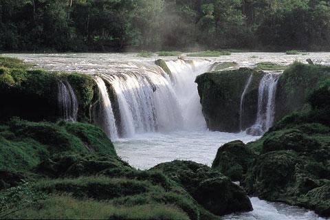Cascada Las Nubes./ María de Lourdes Alonso