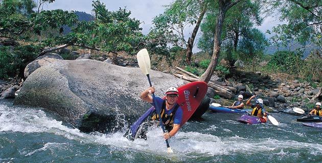 4 destinos para practicar rafting y kayak