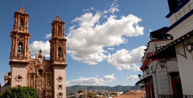 La hermosa parroquia de Santa Prisca de Taxco, Guerrero - México Desconocido