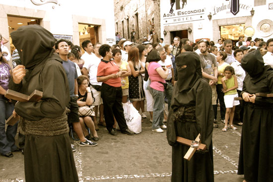 Procesión de Semana Santa en Taxco / Flickr