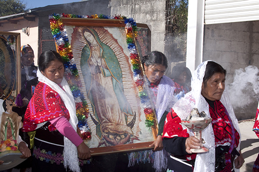 La mística celebración a la Virgen de Guadalupe en Chiapas - México  Desconocido