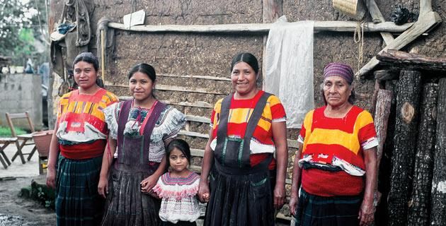 TANTO GILIPOLLAS Y TAN POCAS BALAS - Página 35 Mujeres-mayas
