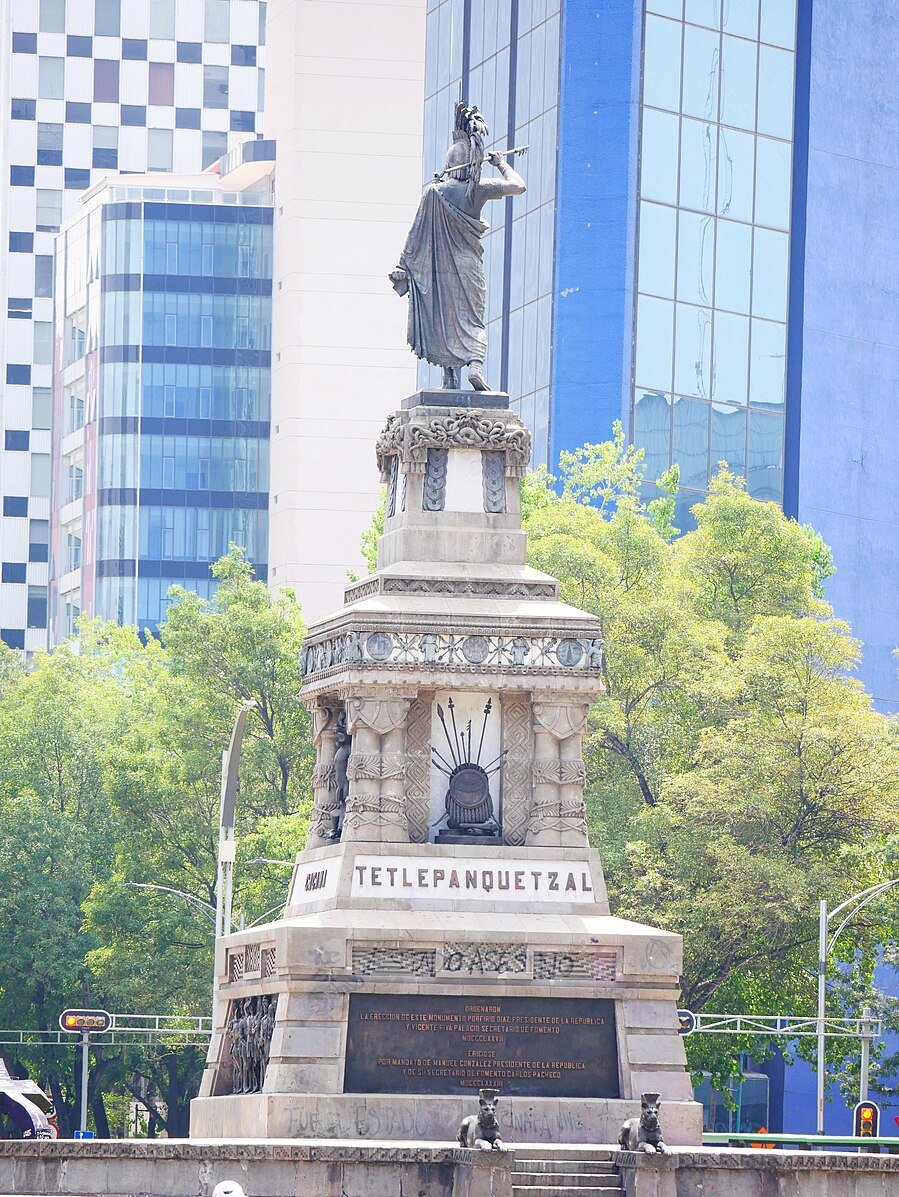Monumento a Cuauhtémoc y a Tetlepanquetzal