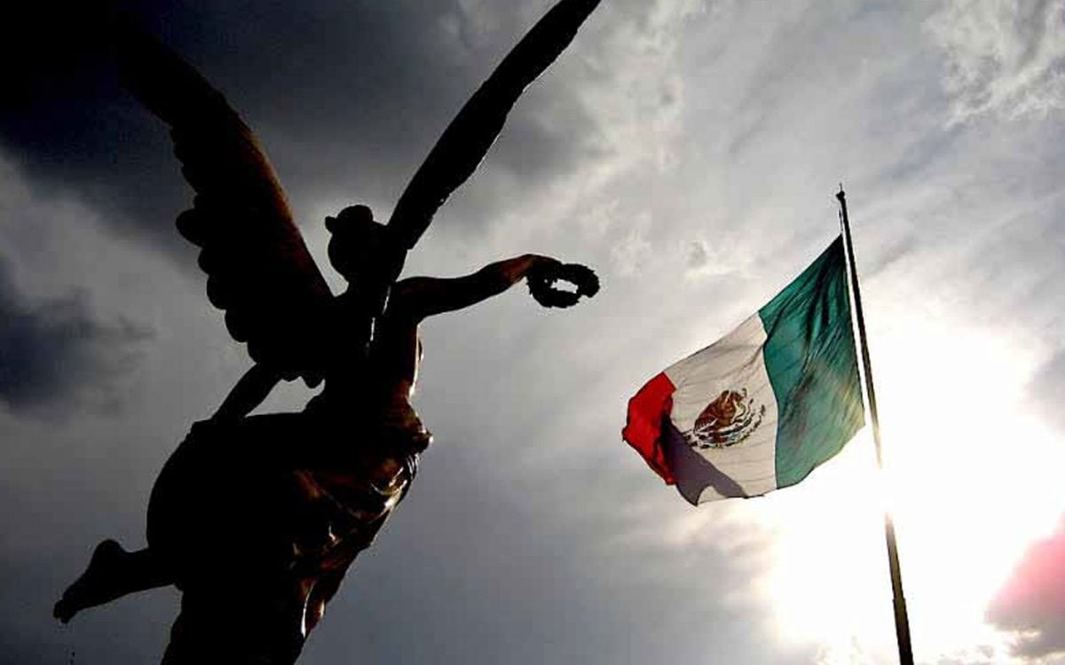 Por Que Se Iza La Bandera De Mexico Mexico Desconocido