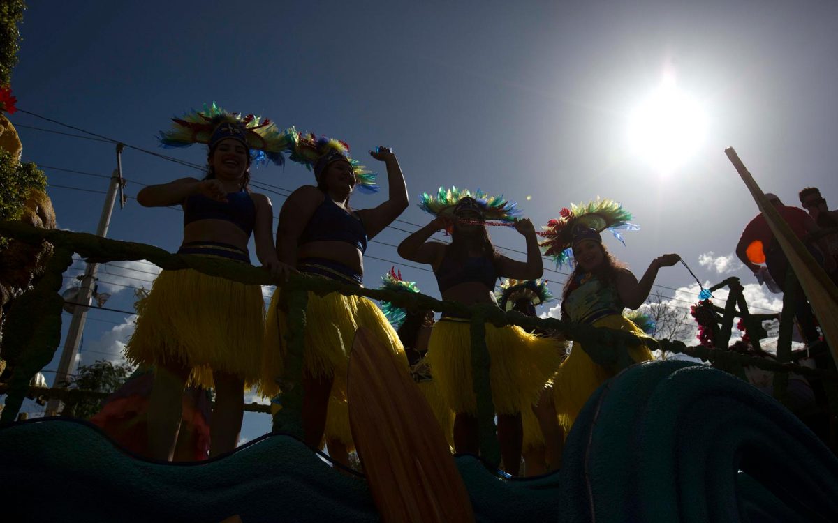 El sol plomizo fue testigo del baile en la Batalla de Flores en Mérida