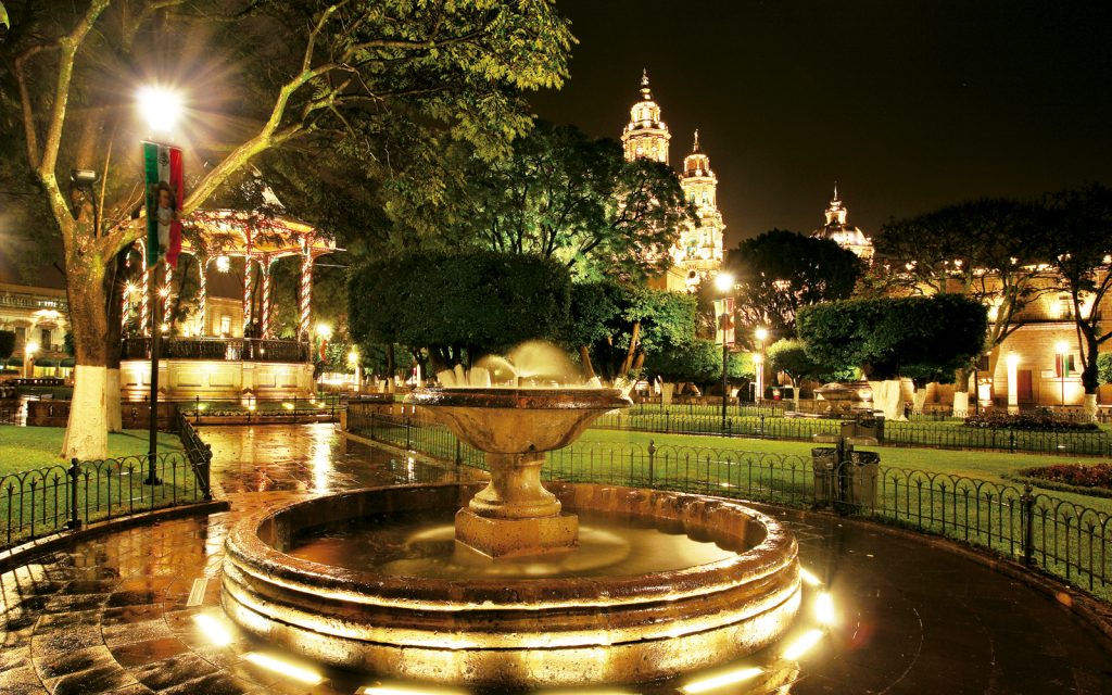 BP_MD_morelia noche plaza de armas alta res_CRECER 140%