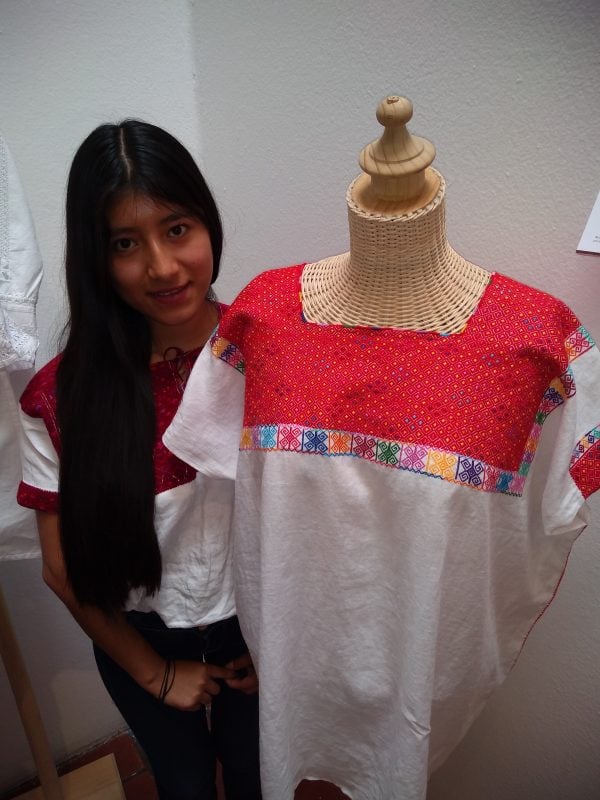 Leticia Ruíz Gómez, artesana ganadora del primer lugar en textiles de tela industrial.