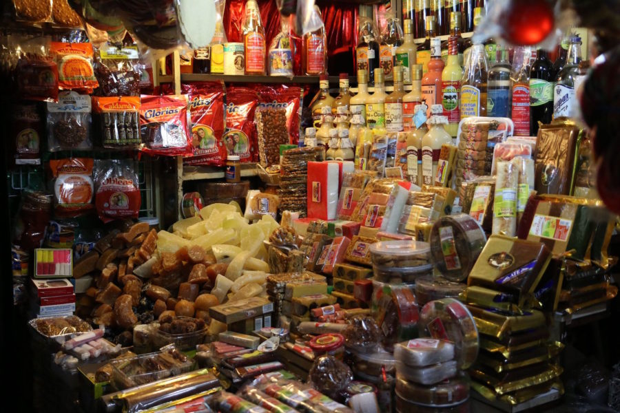 15 MERCADO DE DULCES Y ARTESANÍAS