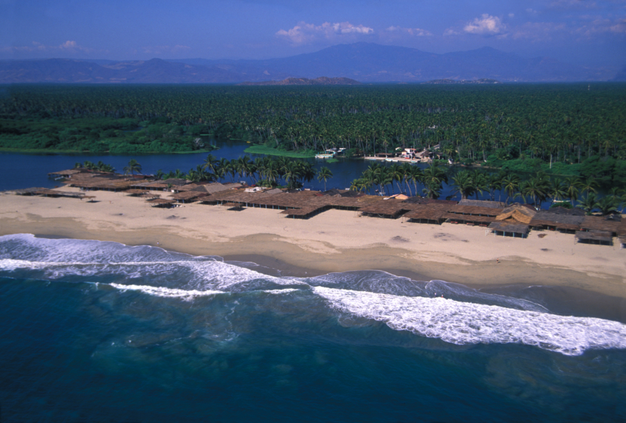 Laguna_de_Coyuca,_Acapulco,_Guerrero_(24806943672) Laguna_de_Coyuca,_Acapulco,_Guerrero_(24806943672)