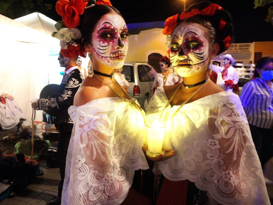 Baile folclórico en el Festival de las ánimas para danza regional Baile folclórico en el Festival de las ánimas