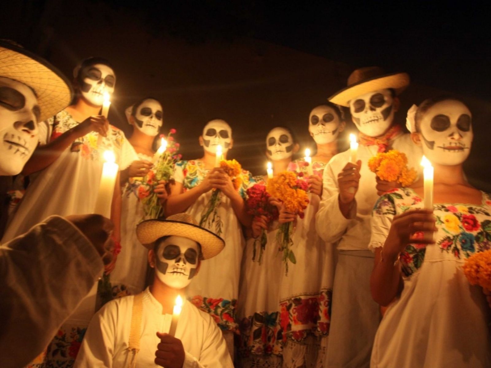 Hanal Pixán: Así se celebra el Día de Muertos en Yucatán - México  Desconocido