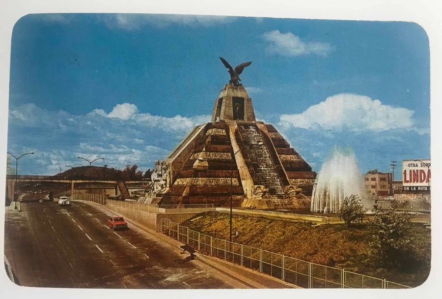 Águila del Monumento a La Raza.