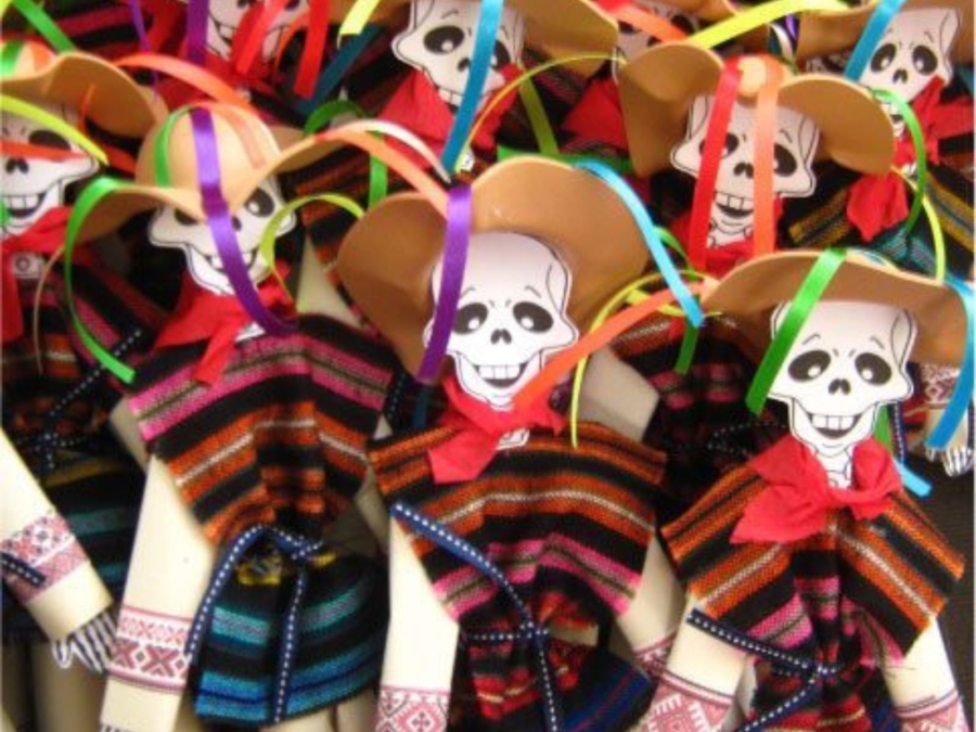 Calaveras decoradas y todo sobre decoración para Día de Muertos - México  Desconocido