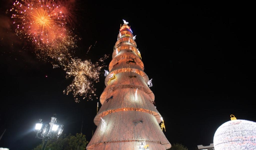 Chignahuapan tiene el árbol de Navidad más grande de México - México  Desconocido
