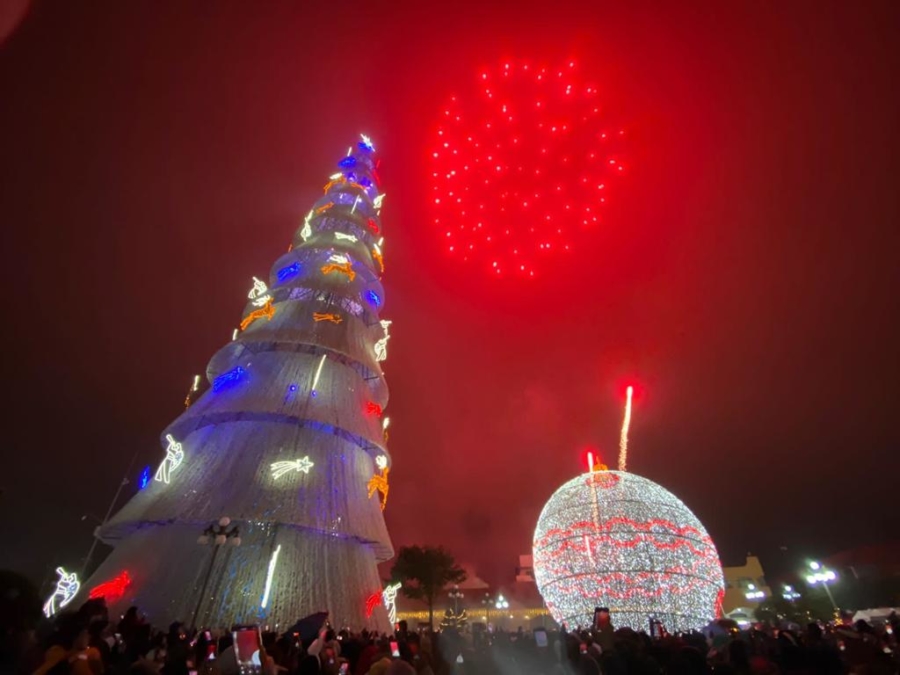 Chignahuapan tiene el árbol de Navidad más grande de México - México  Desconocido