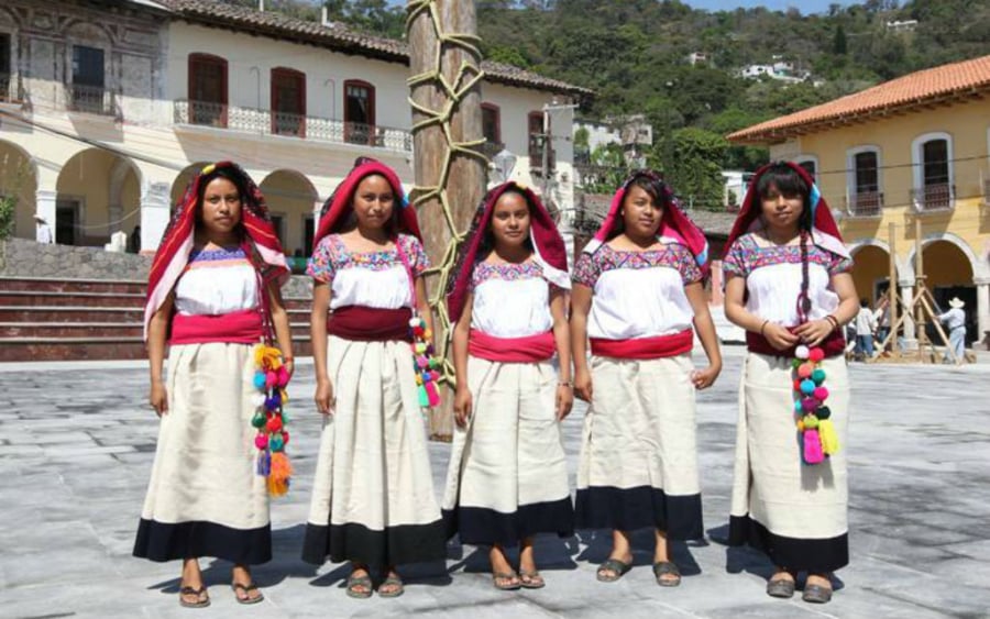 Women of the Otomi ethnic group