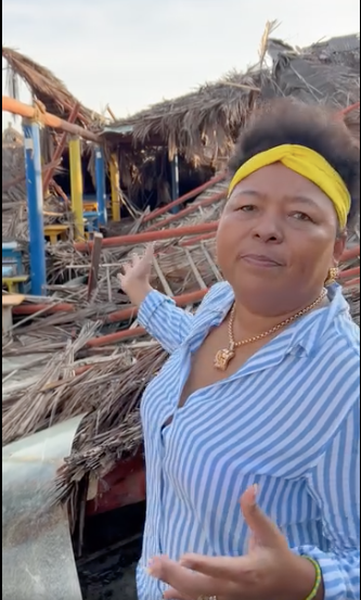 Captura de pantalla del video donde se observa la destrucción del restaurante de Juana la Cubana