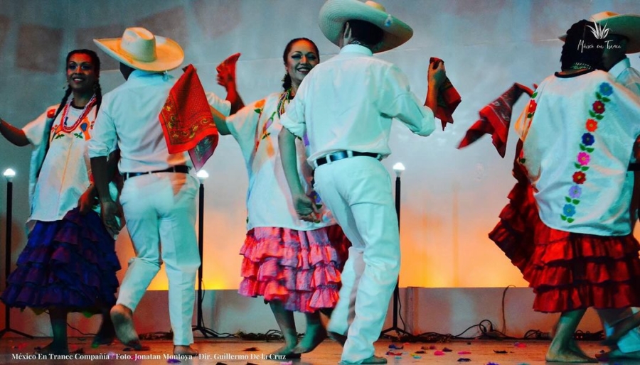 The Oaxacan Chileans, popular music with South American origins
