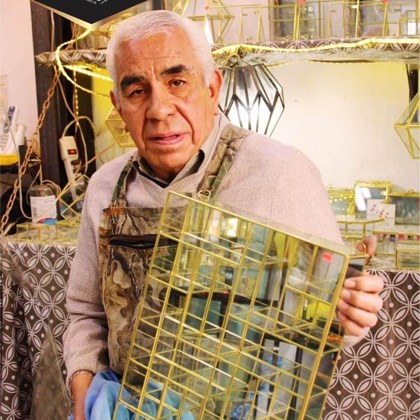 Artesano de la Ciudadela, uno de los cinco mercados artesanales de la CDMX 