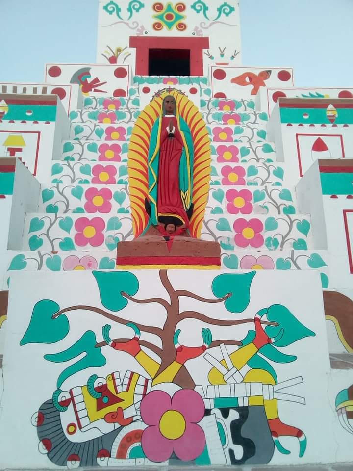 La edificación está consagrada a Tonantzin Guadalupe, la venerada Madre