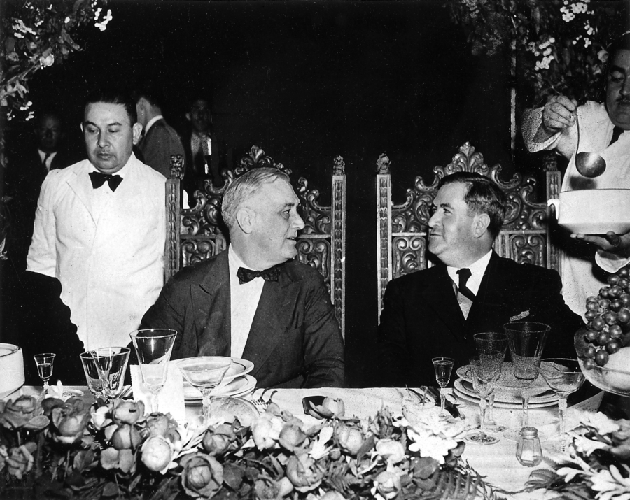 Manuel Ávila Camacho (derecha) y Franklin D. Roosevelt en Monterrey