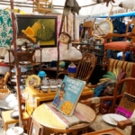 Venta de antigüedades en el mercado de La Lagunilla en Ciudad de México.