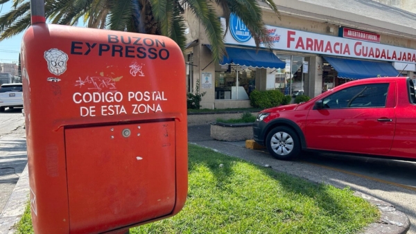 Buzón rojo