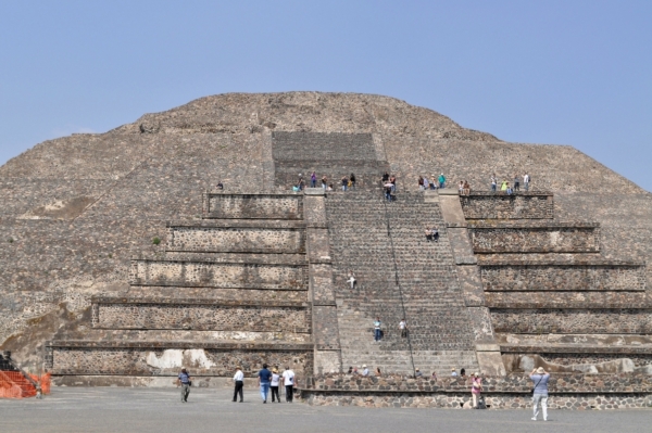 Panorámica de la Pirámide de la Luna.