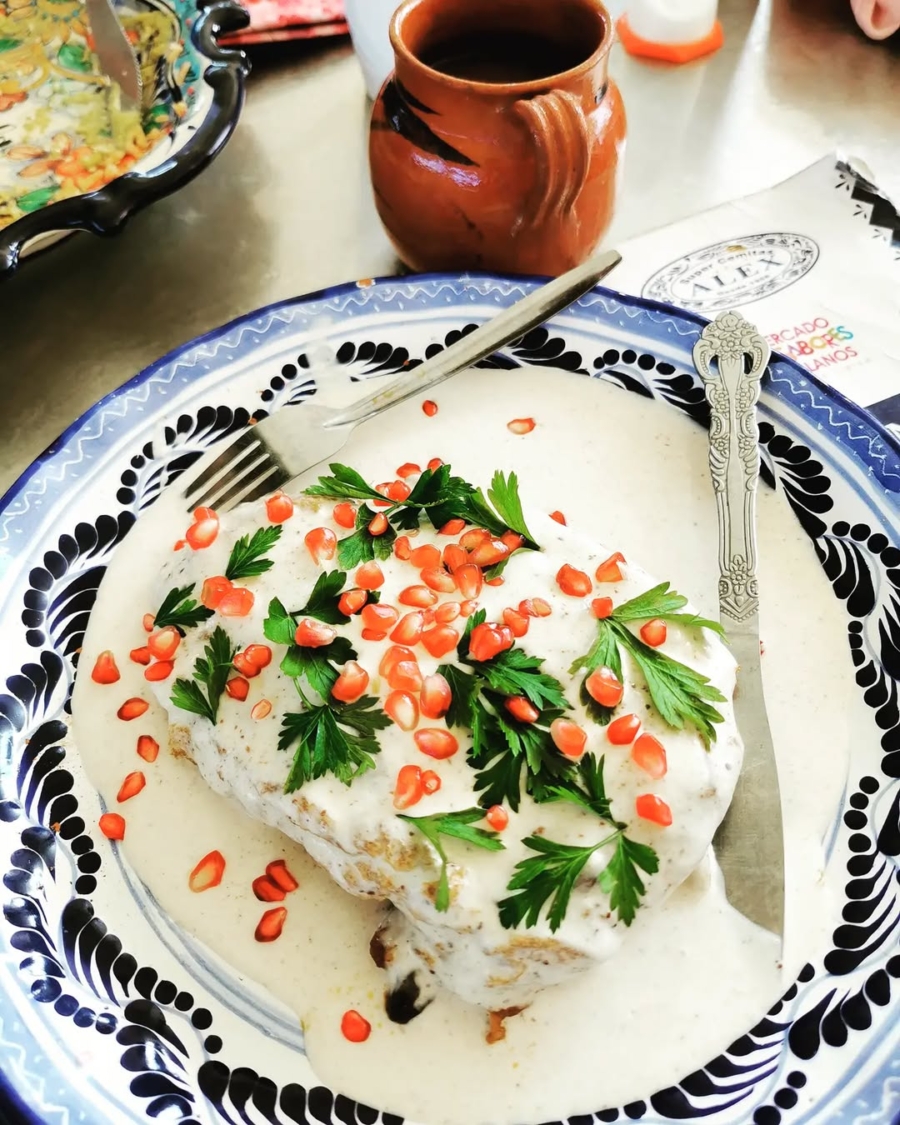 chiles en nogada