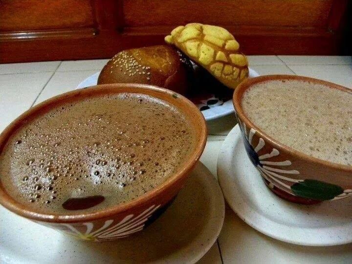 El sabor de este pan se acompaña perfectamente con el chocolate caliente, bebida inseparable en la mesa oaxaqueña. Pinterest.