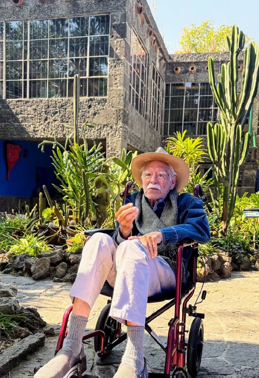 Arturo Estrada cumplió 101 años, el pasado 30 de julio de 2026. Facebook Arturo Estrada - Frido Estrada.