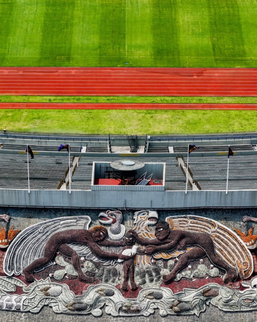 El mural de Diego Rivera en CU reúne diferentes momentos históricos dentro de una misma imagen. Facebook Dronero.MX.