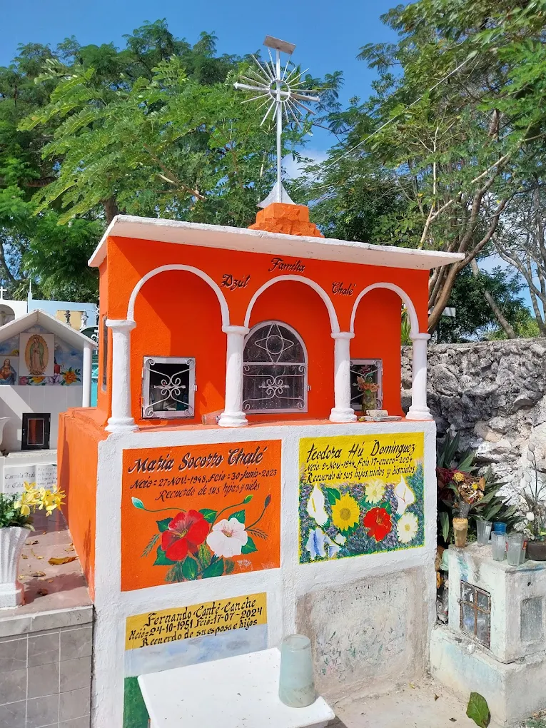 Cementerio de Hoctún